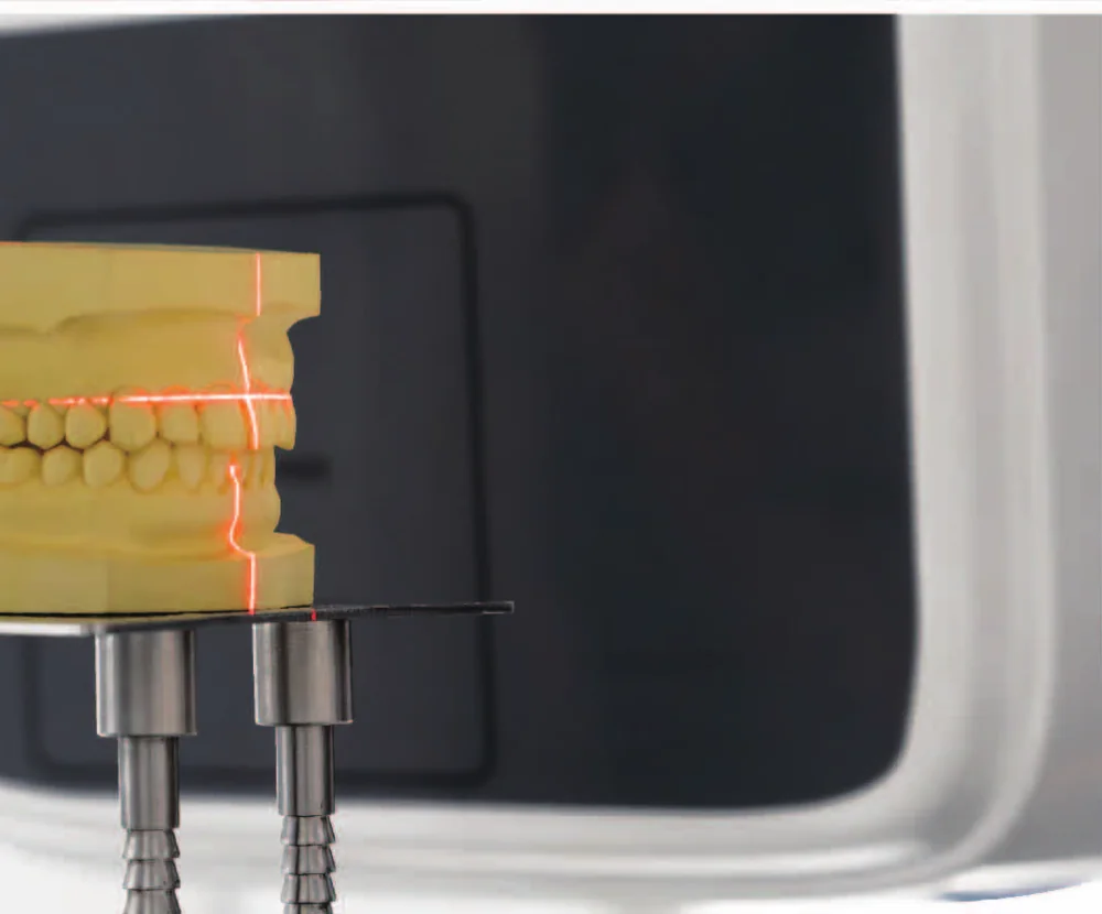 Escaneo de modelo de yeso en el CBCT Meyer 3D Pro